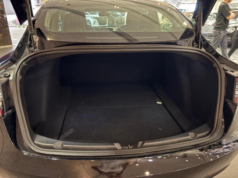 Model 3 Standard Range Plus - Image 5